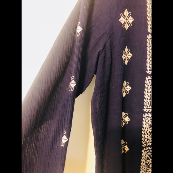 π***NWOT***Joie Long-Sleeve Navy Embroidered Blouse!π€© - Picture 6 of 8